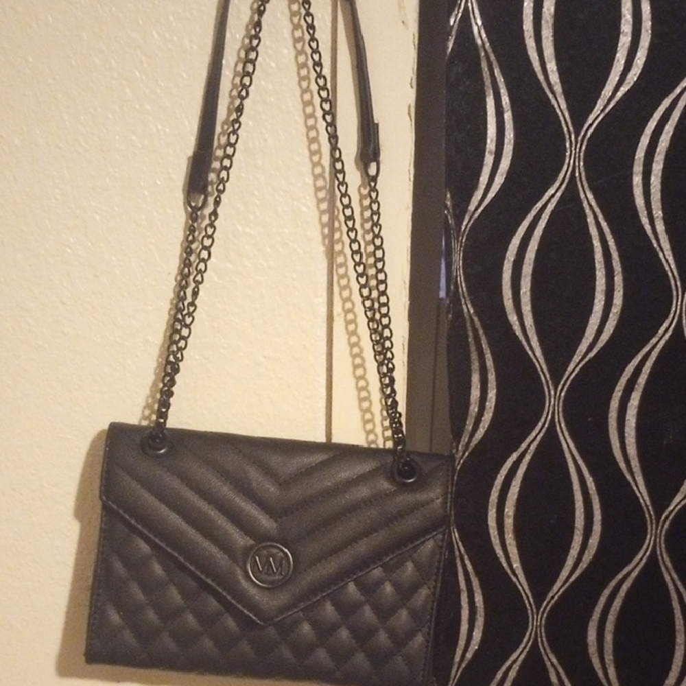 Elegant Black Quilted Shoulder Bag